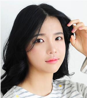 5款偏中分斜刘海发型:让女生更显气质