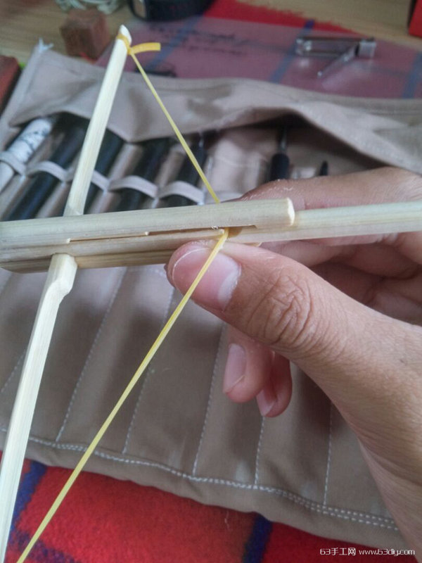 用筷子制作一把袖珍手弩