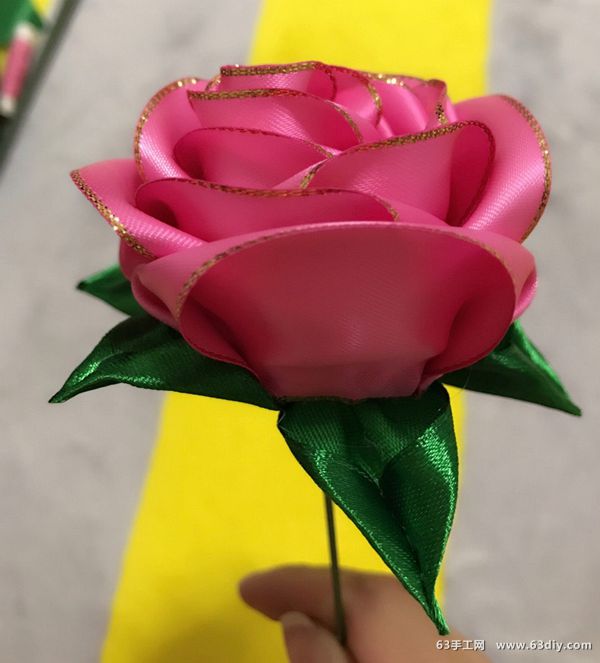 手工制作丝带玫瑰花教程