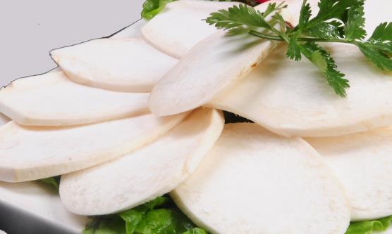 经常食用杏鲍菇可降低人体血液中的胆固醇含量,且有明显的降血压作用