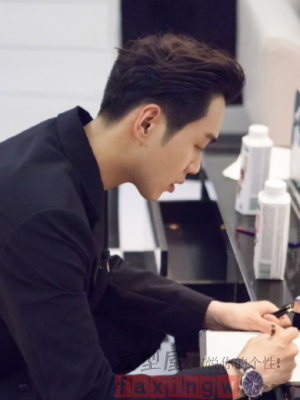 时尚大背头发型真相只有一个 那就是惨绝人寰的帅气