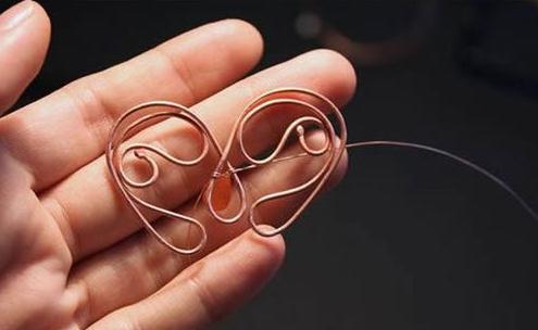 金属丝艺手工制作教程,金属丝制作漂亮的心形钥匙吊坠的手工diy制作