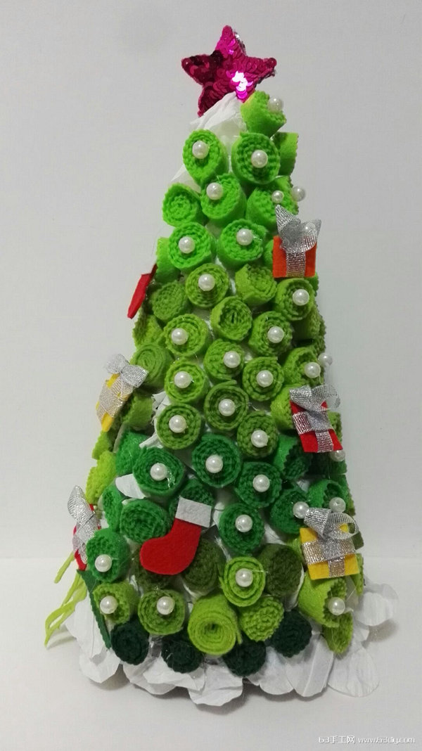 不织布圆圈圣诞树的做法