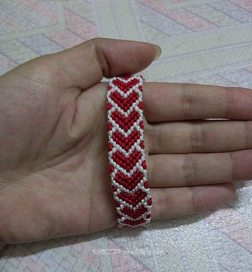 心心相印手链编法 爱心手链编绳手工图解