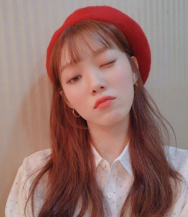 李圣经示范女生长发超级好看