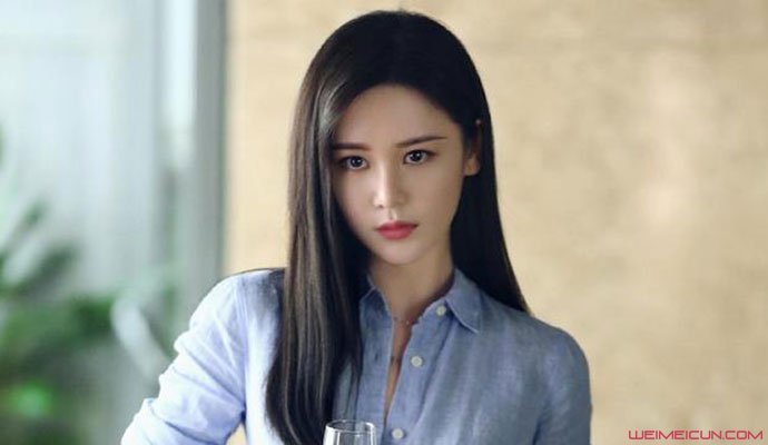 追龙2老大的女人图片