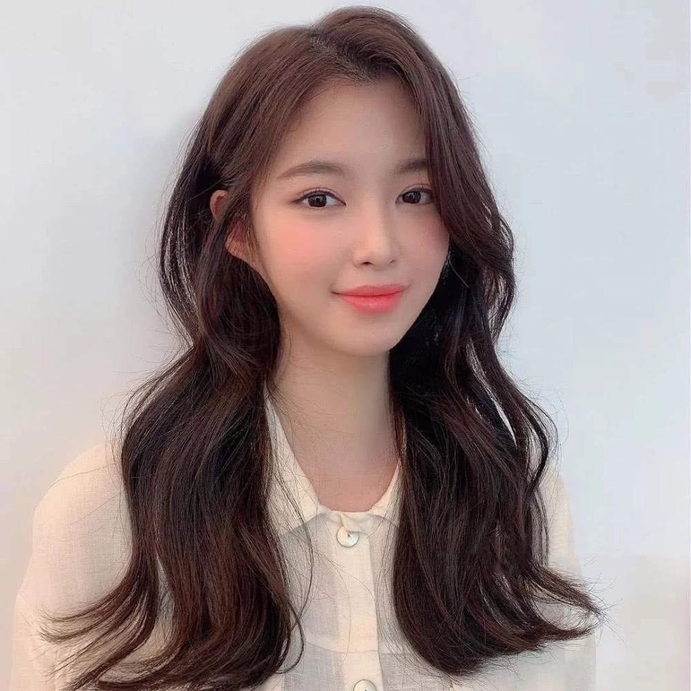 2020年初流行郑爽带火的人鱼卷,时尚还显脸小