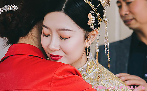 长辈给新娘喂饭说什么 出嫁喂饭吉利话说什么