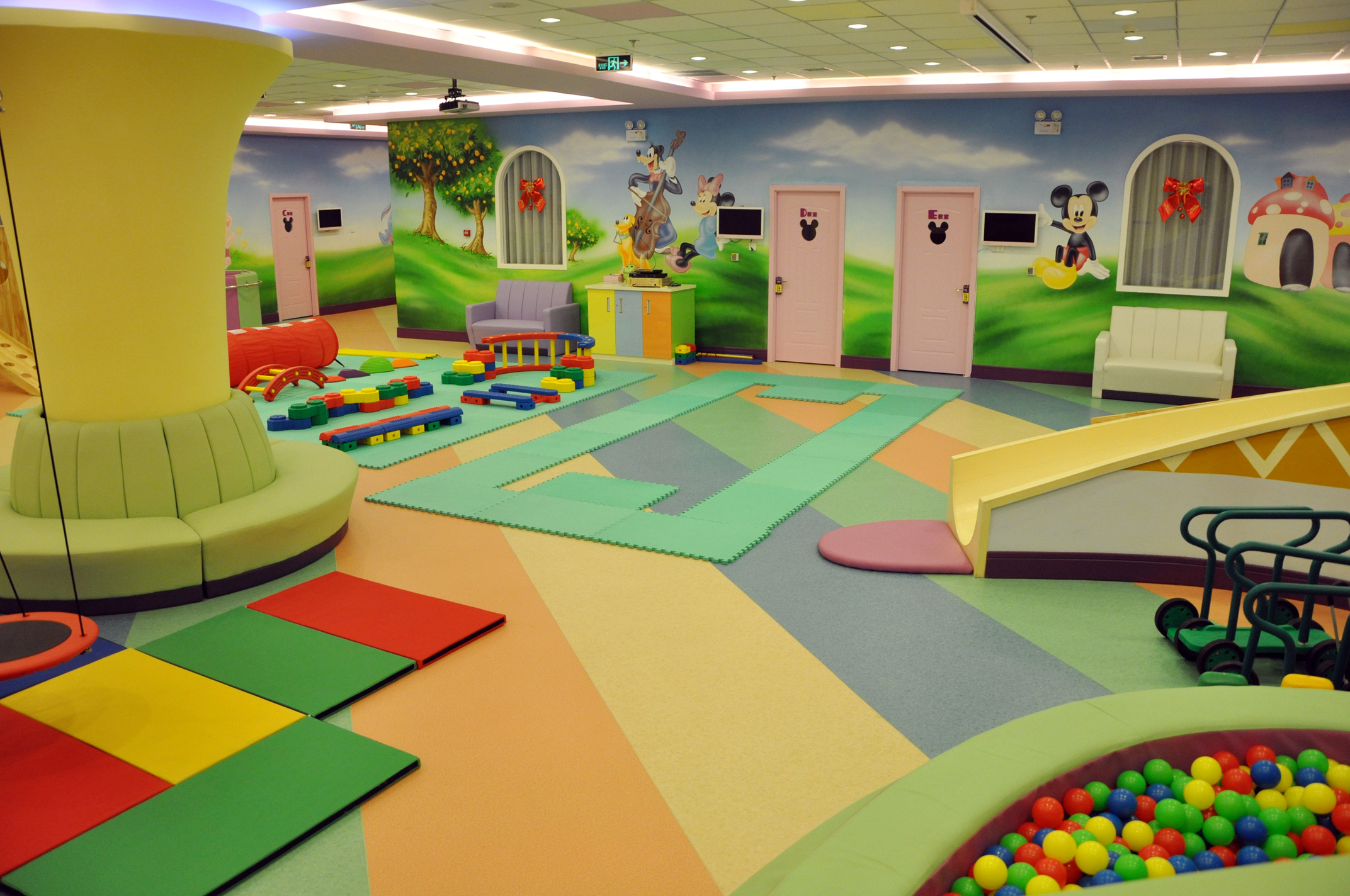 死贵死贵的早教班要给孩子报吗?看完这个你就懂了